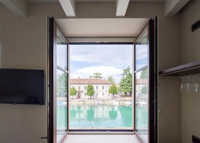 Cabanon Urban Apartments